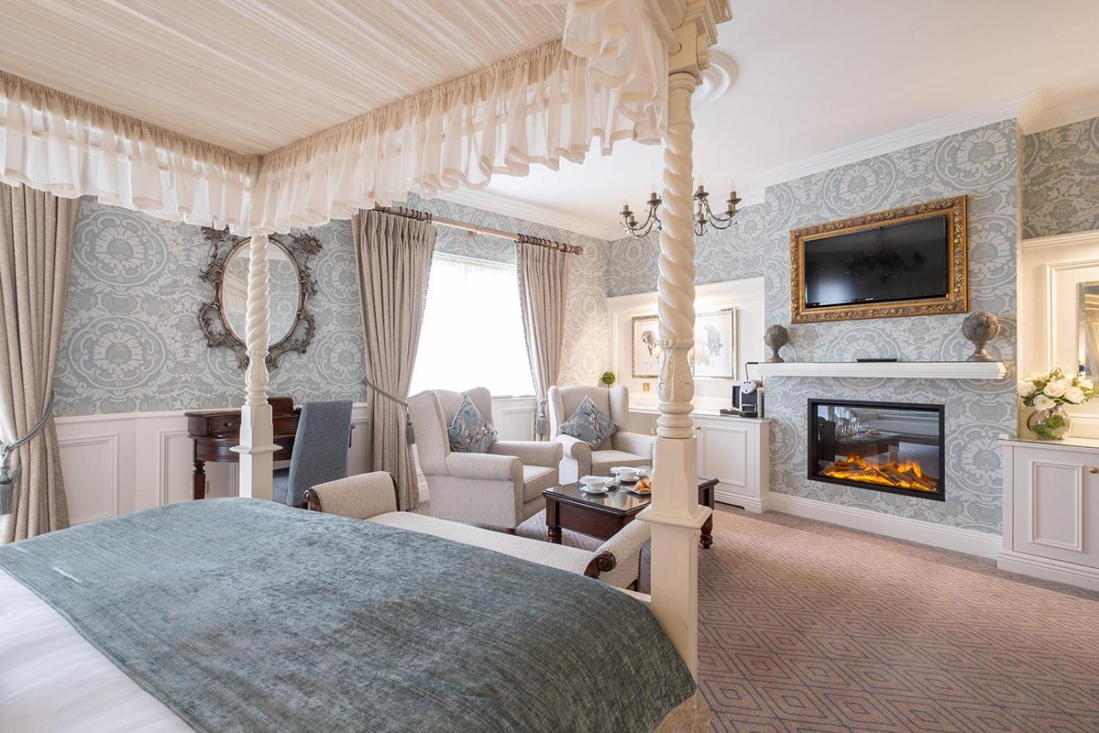 Clanard Court Hotel อาไธ ภายนอก รูปภาพ